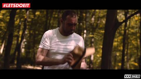 Encontrarse actrices porno rubias en el bosque para follar